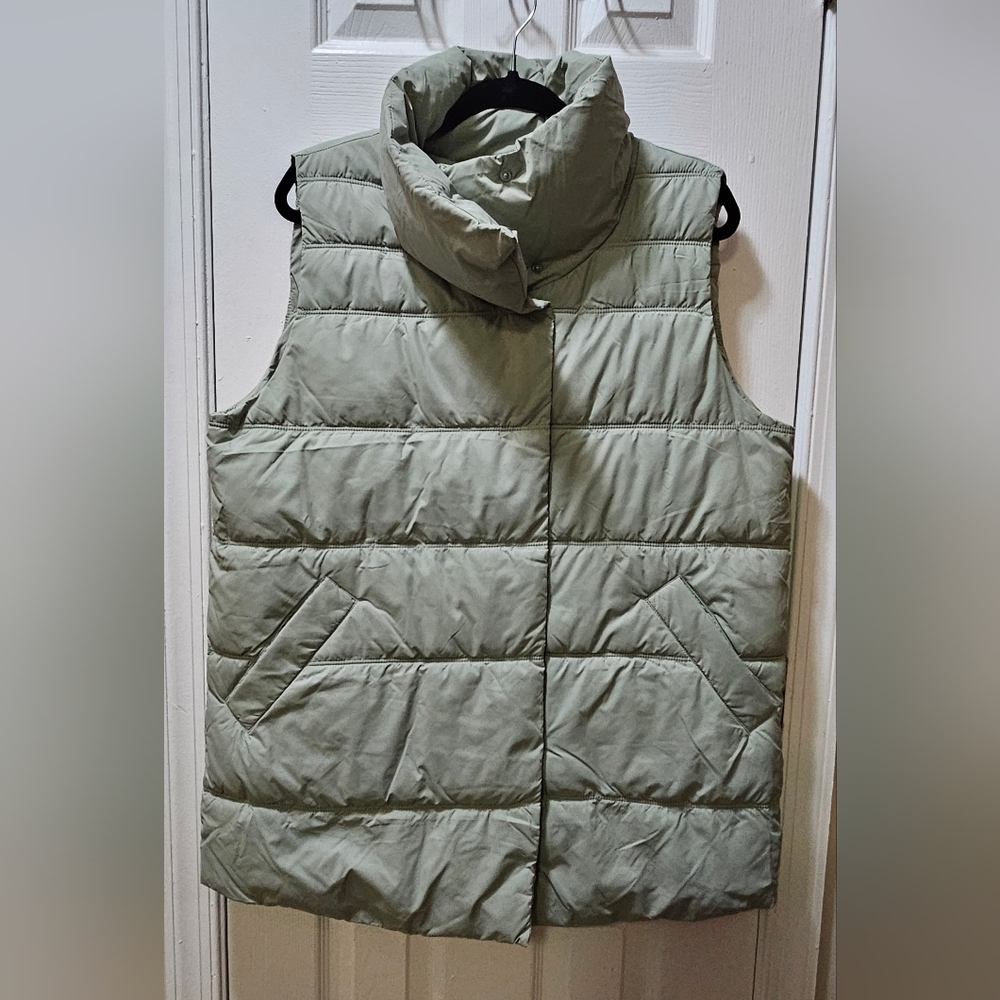 Reserved Women's Puffer Vest - Pale Sage Size S